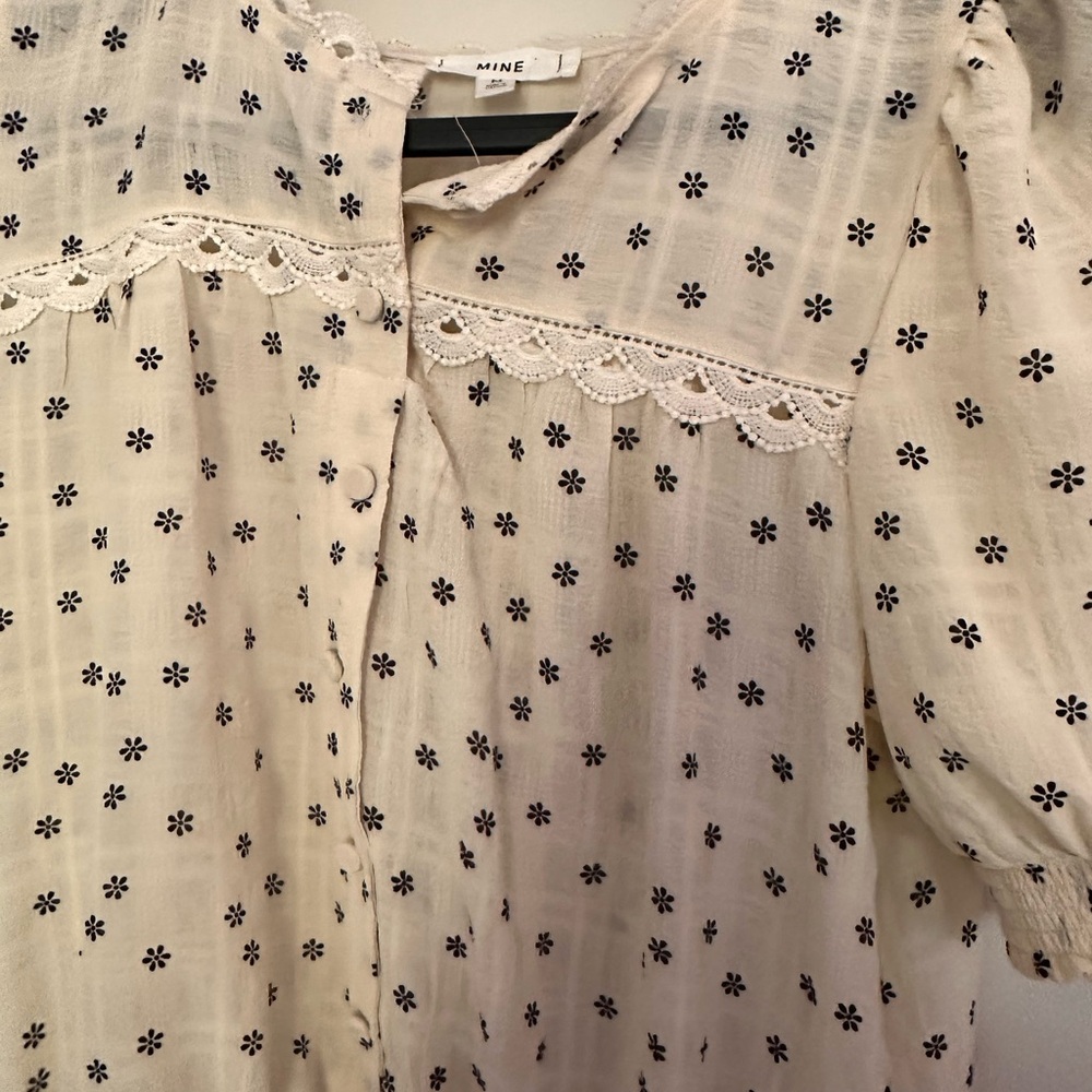 Mine Cream and Black Floral Blouse - Picture 6 of 9